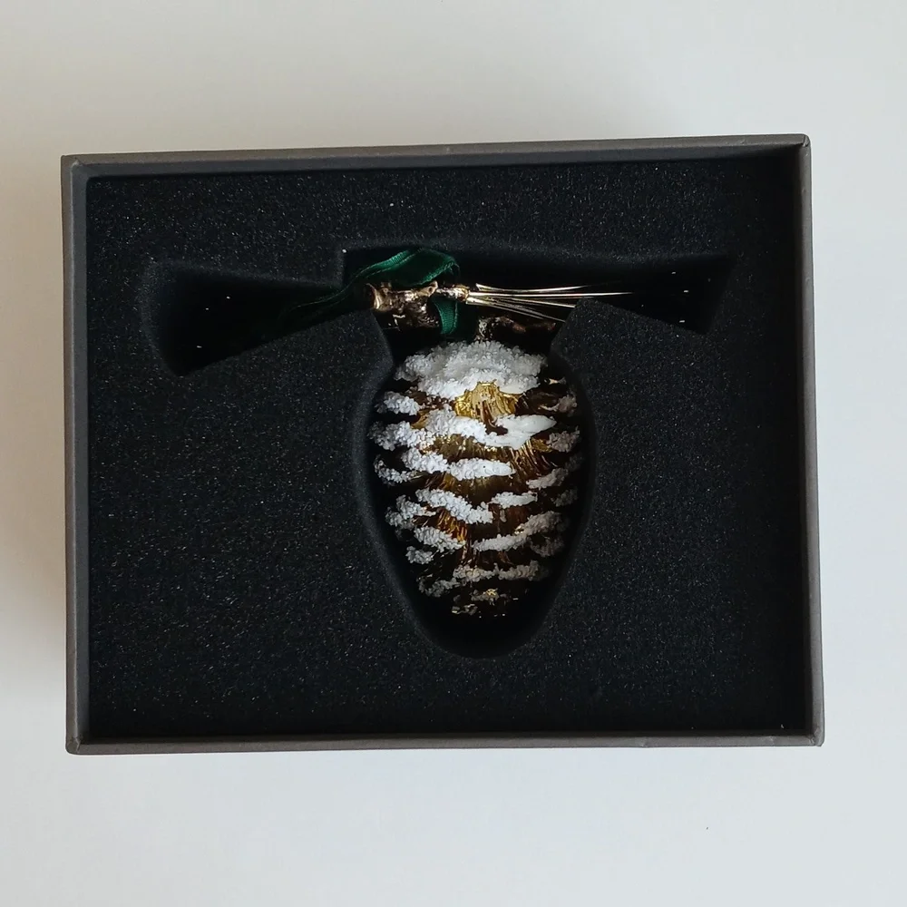 NIB Michael Aram Pine Cone Snowy Ornament With Green Velvet Ribbon - Picture 6 of 15